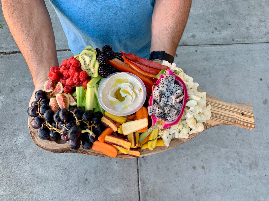 Small crudité fruit and vegetable platter